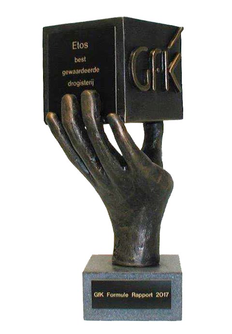 Hilversum, 21 maart, 2017 ? Uit het GfK Formule Rapport blijkt dat Etos dit jaar door de consument is uitgeroepen tot best gewaardeerde drogisterij. Met een gemiddeld rapportcijfer van een 8.06 wordt de Etos het best beoordeeld door de consument. Op de aspecten ?netheid van de winkel? ...